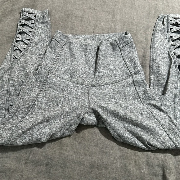Lululemon Pure Practice Pant Heathered Slate Gray Leggings Lattice Trim EUC - Picture 6 of 8